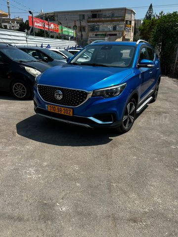 מודעת רכב אם ג'י ZS