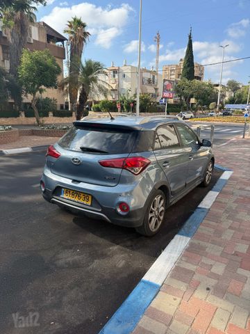 יונדאי I20 קרוס