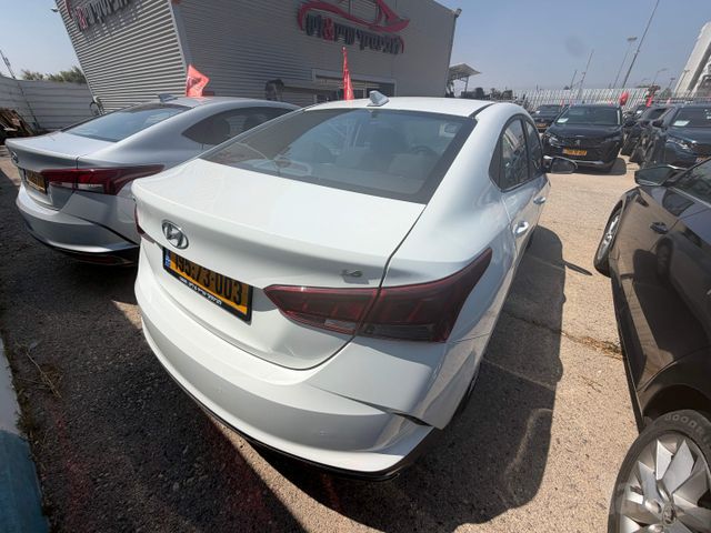 יונדאי אקסנט i25