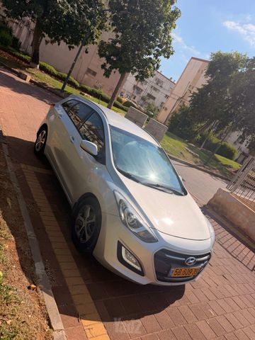 יונדאי i30