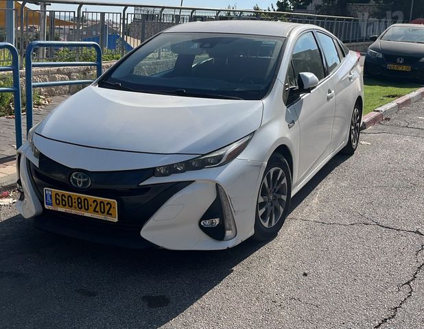 טויוטה פריוס
