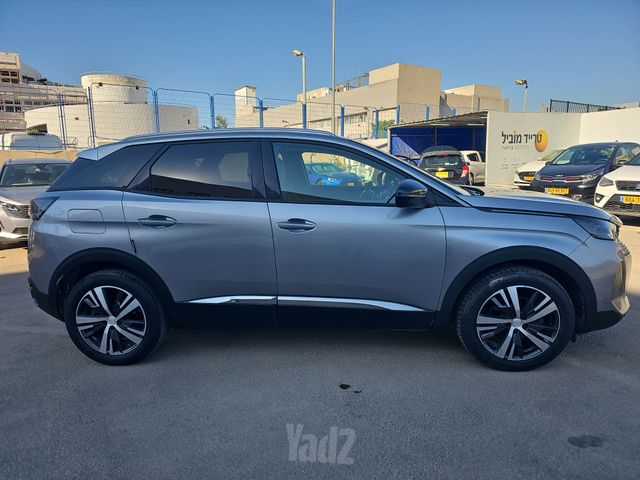 פיג'ו 3008