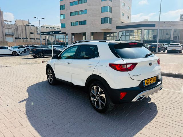 מודעת רכב קיה סטוניק 1