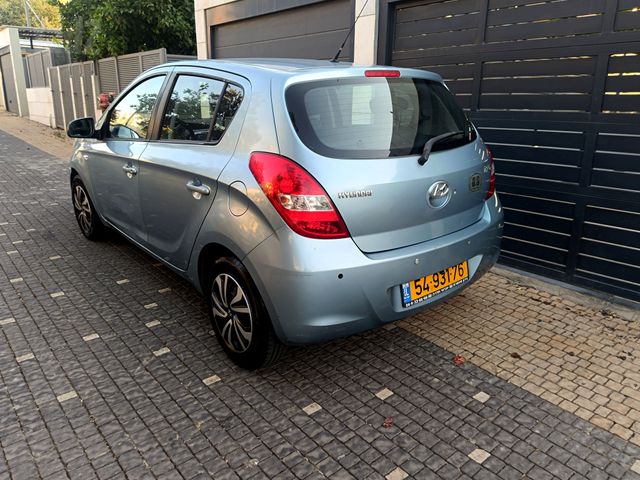 יונדאי i20