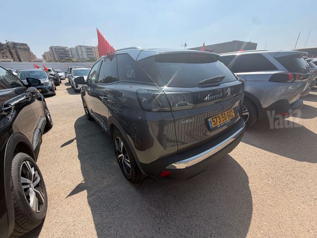 פיג'ו 3008