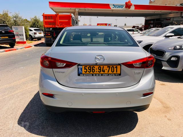 מאזדה 3