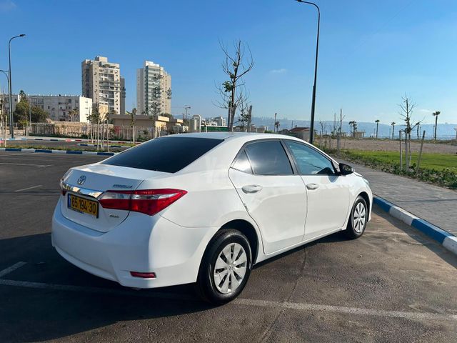 טויוטה קורולה