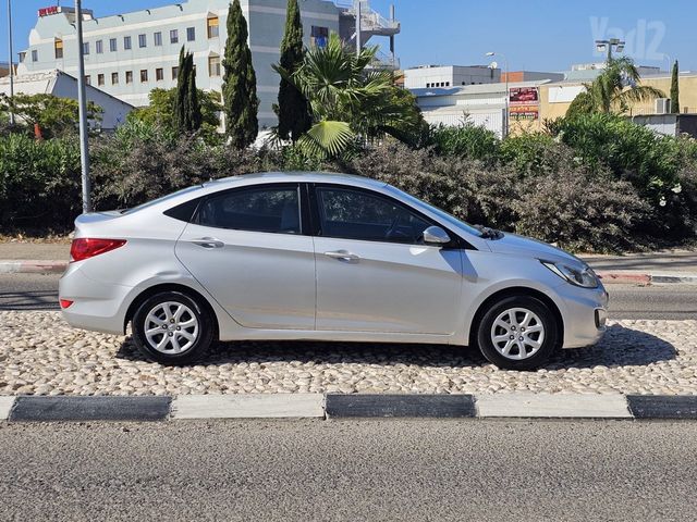 יונדאי אקסנט i25
