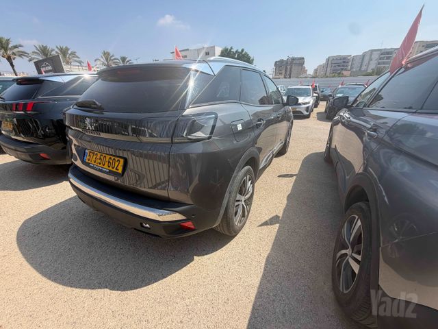 פיג'ו 3008