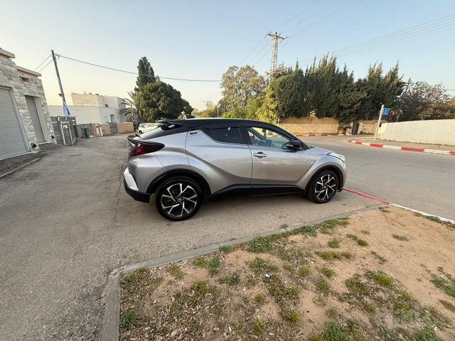 טויוטה C-HR