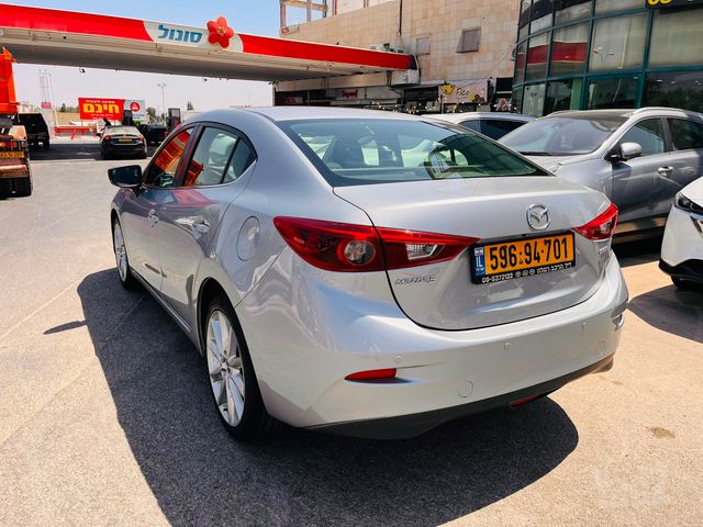 מאזדה 3