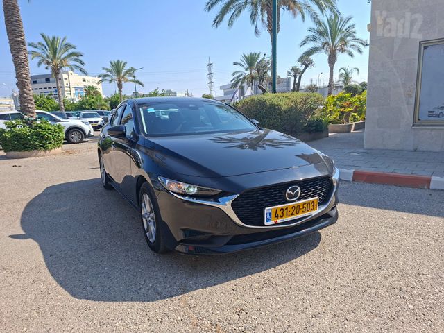 מודעת רכב מאזדה 3