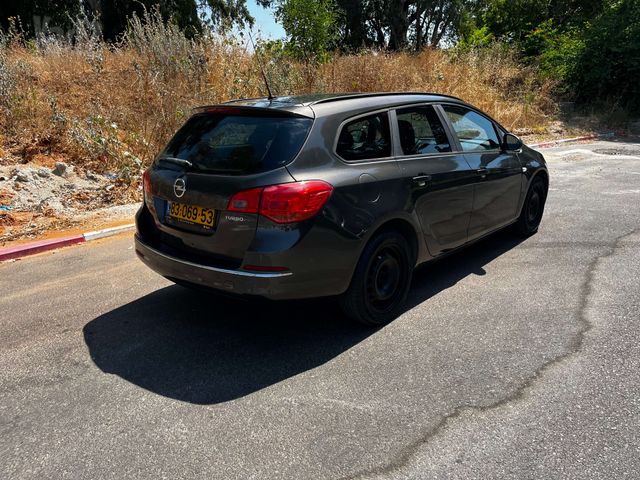 אופל אסטרה