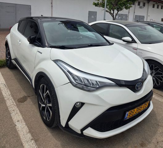 מודעת רכב טויוטה C-HR
