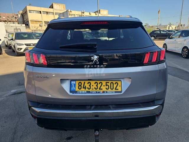 פיג'ו 3008