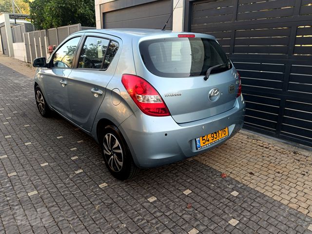 יונדאי i20