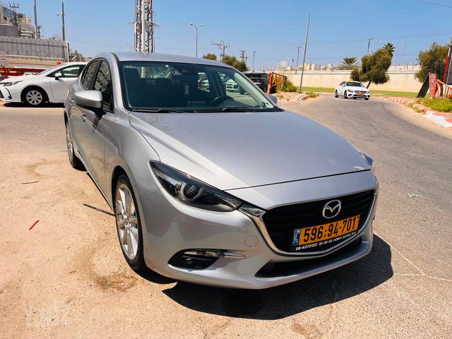 מאזדה 3