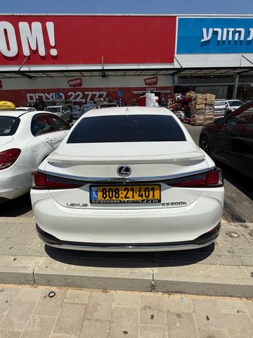לקסוס ES