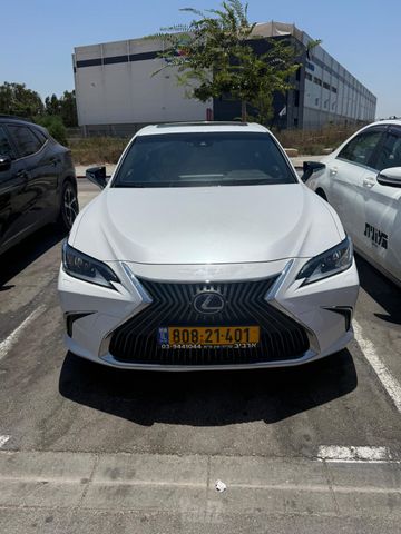 ES Premium 300h  היברידי אוט׳ 2.5 (178 כ״ס)