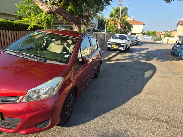 טויוטה יאריס