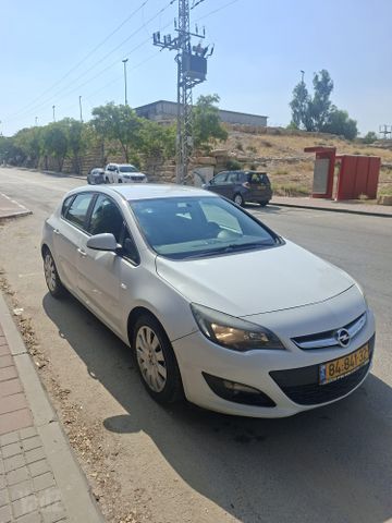 אופל אסטרה