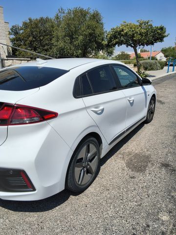 יונדאי איוניק
