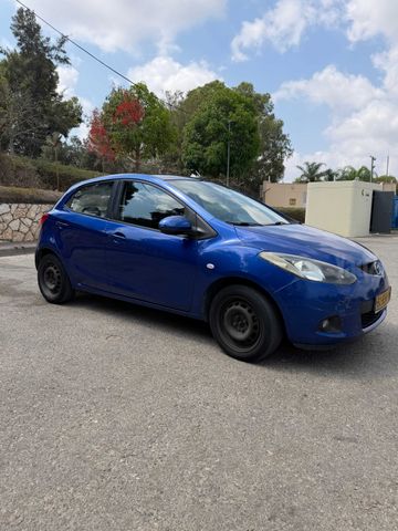 מודעת רכב מאזדה 2