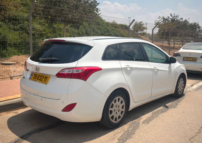 יונדאי i30