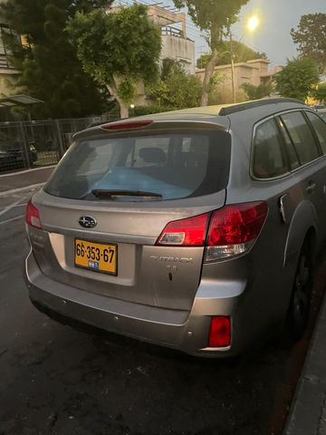 סובארו אאוטבק