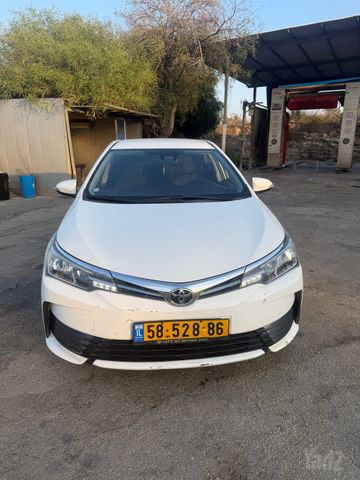 טויוטה קורולה