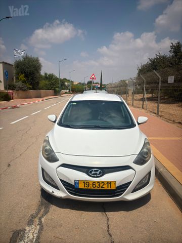 יונדאי i30