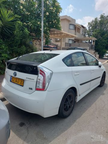 טויוטה פריוס