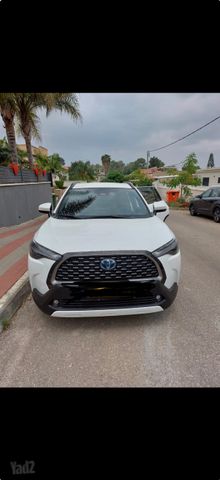 מודעת רכב טויוטה קורולה קרוס