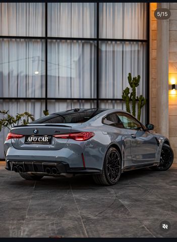 ב מ וו M4