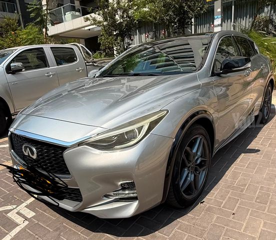 אינפיניטי Q30