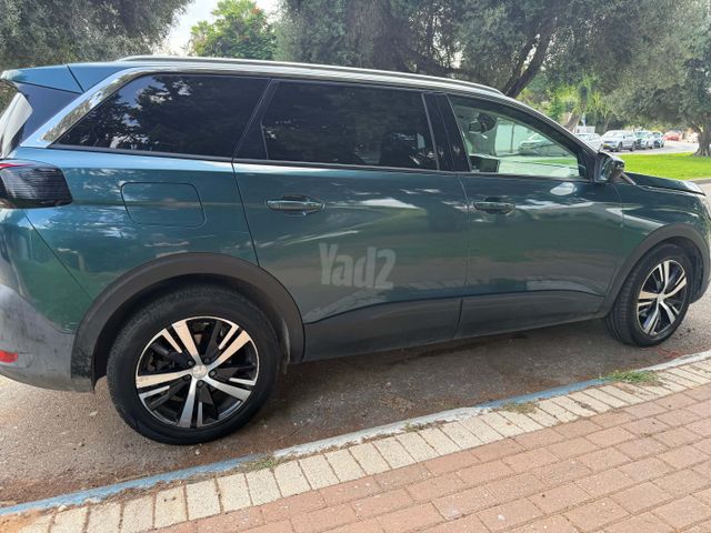 פיג'ו 5008