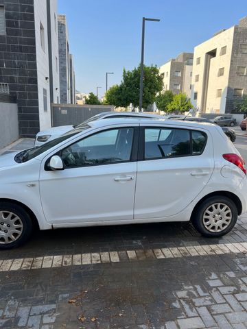 מודעת רכב יונדאי i20