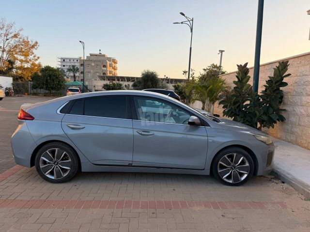 יונדאי איוניק