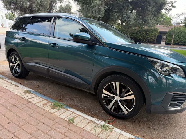 פיג'ו 5008