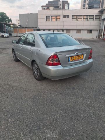 טויוטה קורולה
