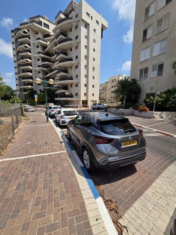 ניסאן ג'וק