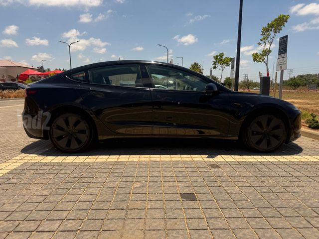 מודעת רכב טסלה מודל 3