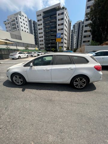 אופל אסטרה