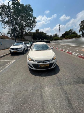 אופל אסטרה