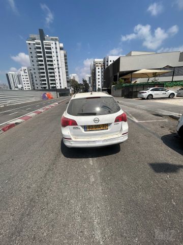 אופל אסטרה