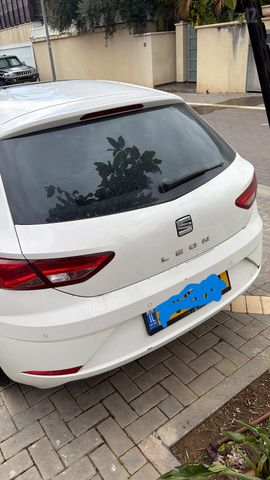 סיאט לאון