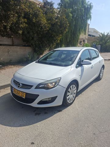 אופל אסטרה