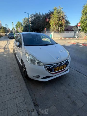 פיג'ו 208