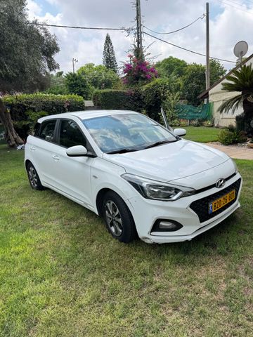 יונדאי i20