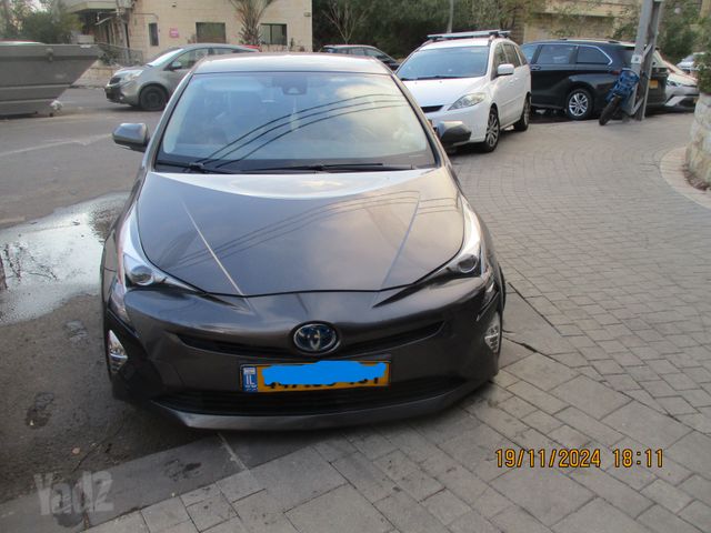 טויוטה פריוס